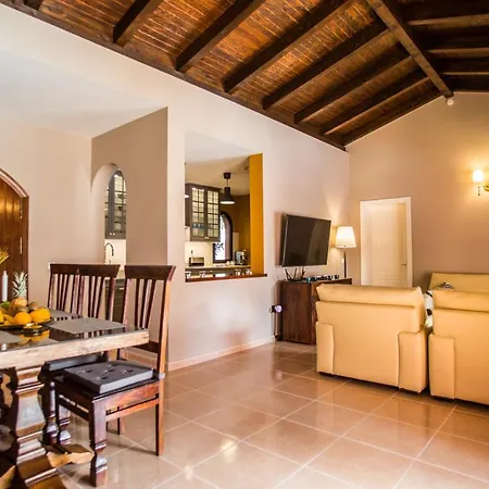 Casa Perla - With Big Garden And Private Pool Villa